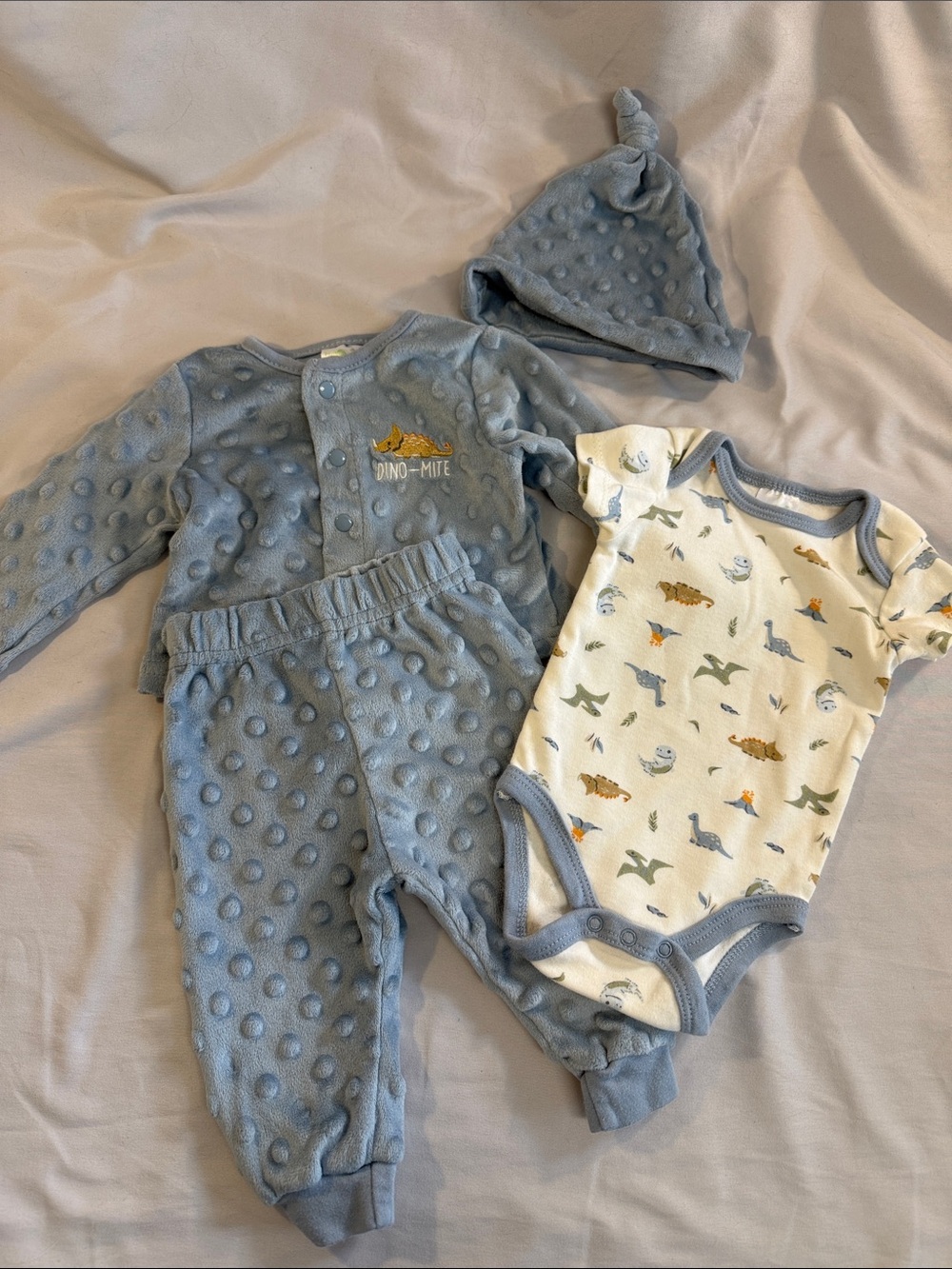 Light Blue Textured Dino 3-Piece Set with Printed Bodysuit